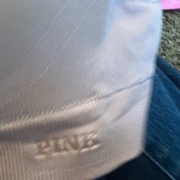 Bundle of 4 VS PINK Zip front sportsbras - Picture 5 of 7